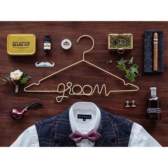 Μεταλλική χρυσή κρεμάστρα “Groom”